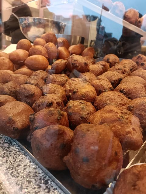 Utrecht - Food Tour: Try out 6 dutch bites - Neude and poffertjes: the tiny pancake finish
