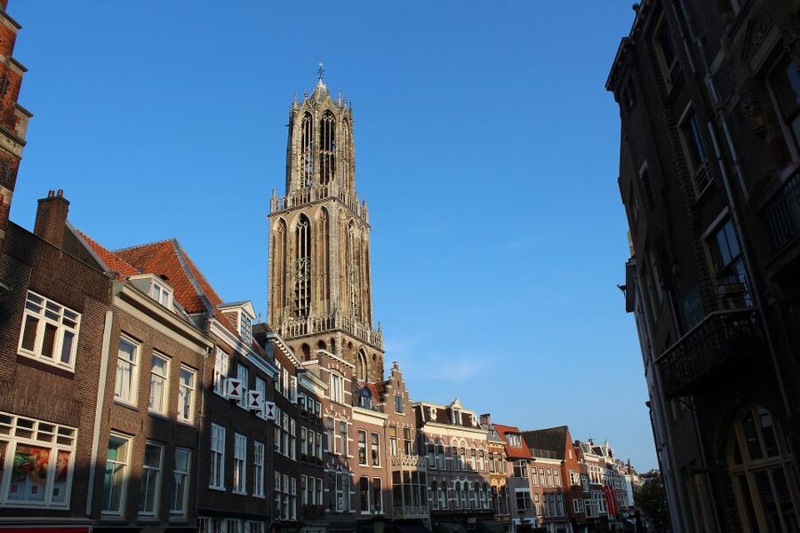 Utrecht: Guided Highlights Walking Tour - Domplein and the Dom Tower, missing piece and city flag clues