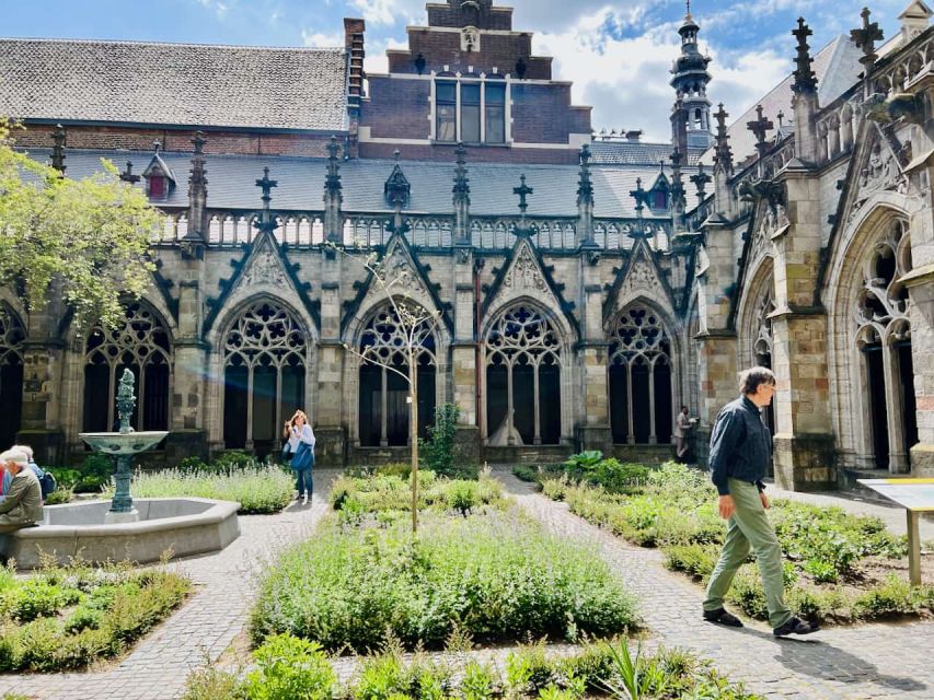 Utrecht: Highlights and Secrets with a Walking Tour - Oudegracht: Utrecht’s 1.5-Mile Canal Artery and Your Best Walking Break