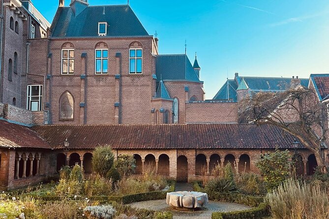 Utrecht Historic City: a Self-Guided Augmented Reality Tour - Geertebolwerk: Karel V and the idea of refuge