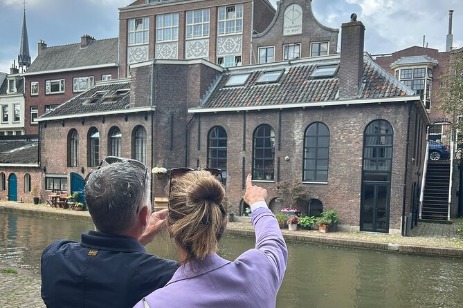 Utrecht Historic City: a Self-Guided Augmented Reality Tour - Neude: from marsh to modern city square
