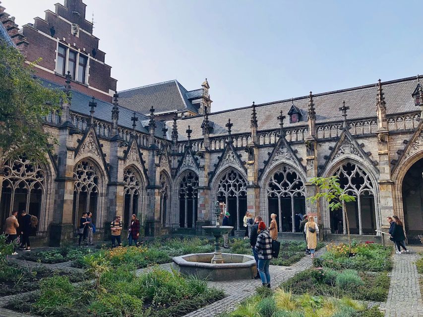 Utrecht Walking Tour with a local comedian as guide - Oudegracht: canals and the wharf cellars you can picture later