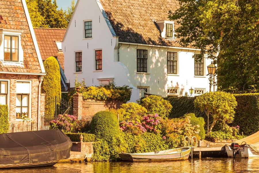 Vecht River: Private Tour sightseeing Cruise with diner - Who this private Vecht River tour is perfect for