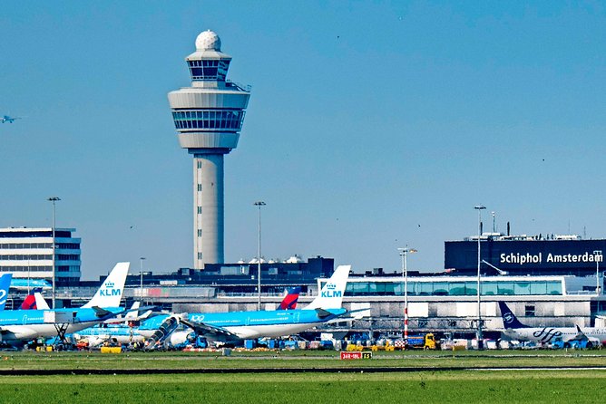 VIP Amsterdam Airport Departure Transfer - The luxury vehicle part: comfort plus real utility