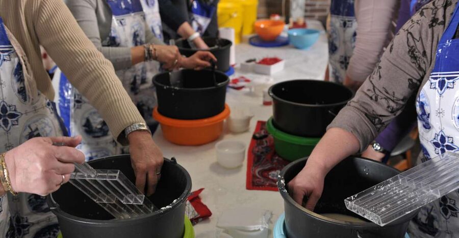 Volendam: 2.5-Hour Cheesemaking Workshop & Clog Making Tour - Simonehoeve in Katwoude/Volendam, and Why the Setting Matters