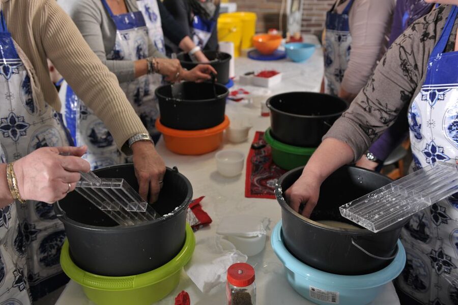 Volendam: 2.5-Hour Cheesemaking Workshop & Clog Making Tour - Pressing Time Turns Into a Wooden Clog Factory Tour