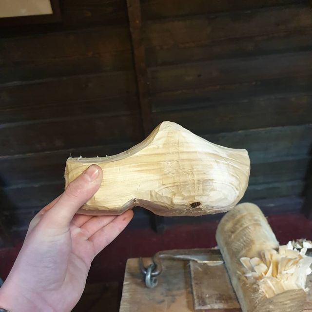 Volendam: 2-Hour Clogmaking Workshop and Cheese Tour - Who Should Book This Clogmaking and Cheese Workshop
