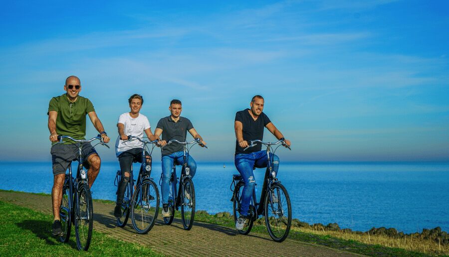 Volendam: Bike Rental including Highlights-Routes - Key Points Worth Getting Excited About