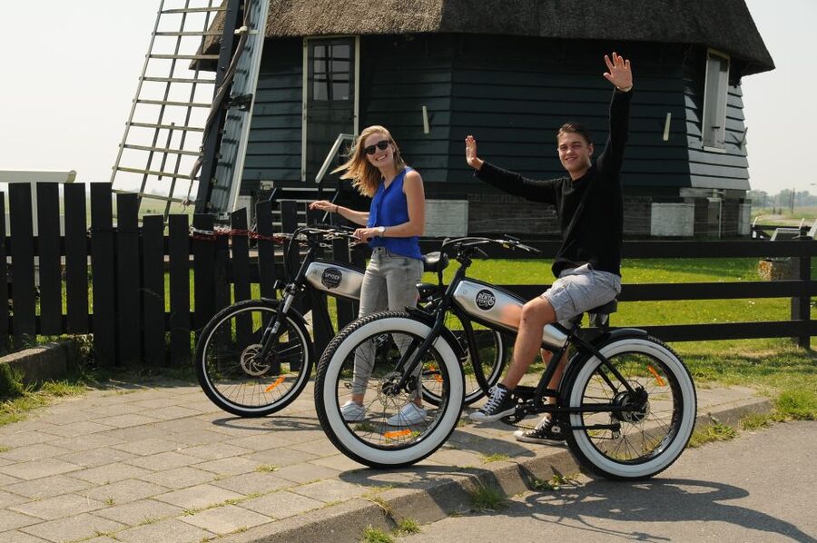 Volendam: E-Fatbike Rental - Why E-Fatbikes Work So Well Here (And Why That Matters)