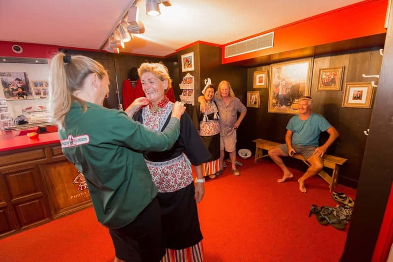 Volendam: Photo Opportunity in Traditional Dutch Costume - Where the Session Starts and How It Flows