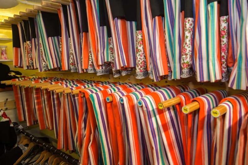 Volendam: Photo Opportunity in Traditional Dutch Costume - The Photo Moment: A Souvenir You Can Hold
