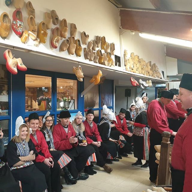 Volendam: Traditional Costume Photo with Cheese & Clog Tour - Getting there from Amsterdam: bus 316 and the windmill landmark