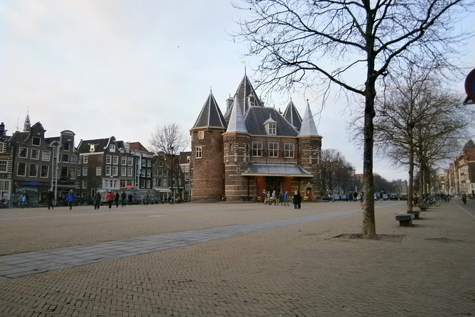 Walking tour of 2 hours of the highlights of Amsterdam - Nieuwmarkt and Architecture Sightlines