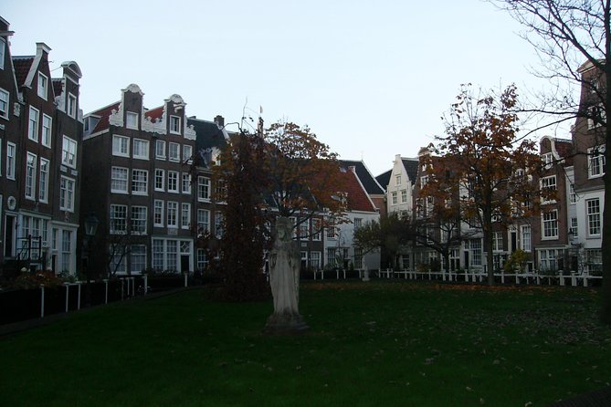Walking tour of 2 hours of the highlights of Amsterdam - Amsterdam Gallery and Real 17th-Century Paintings Without an Entrance Ticket