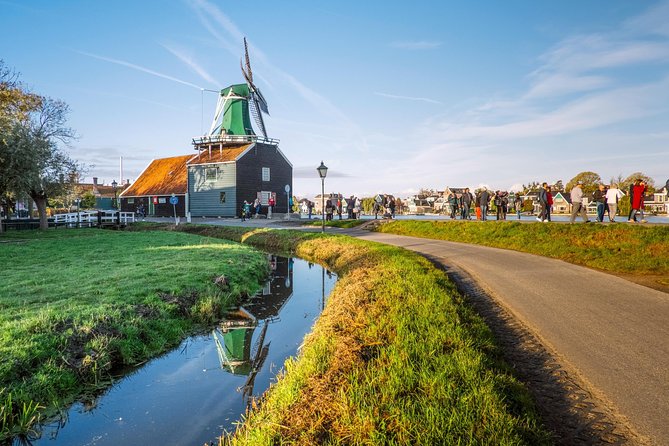 Windmill Tour from Amsterdam, Including Volendam & Marken - Volendam: fishing village vibes plus a cheese tasting moment