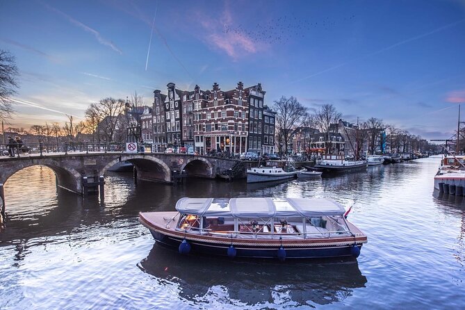 Winter Canal Cruise in Amsterdam - What you do on board: cozy cruising, snacks, and guided focus