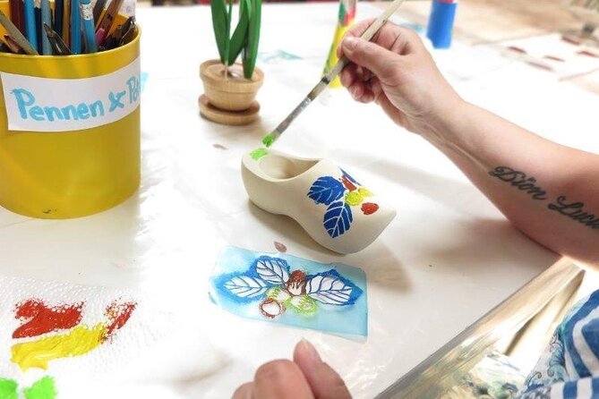 Wooden Shoes Painting Private Workshop in Simonehoeve - Timing tips: private group calm, fewer bus crowds
