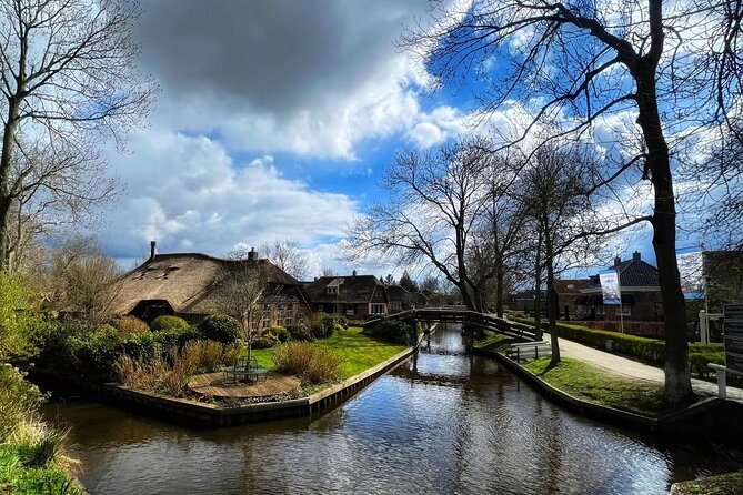 Zaanse Schans and Giethoorn Unique Day Trip with Boat Cruise - Timing and logistics: what the 10 hours really means