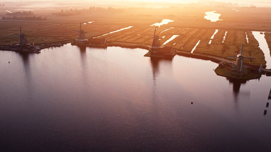 Zaanse Schans: Private Cruise + Live Guide, Optional Drinks - Your live guide and skipper: the difference between seeing and understanding