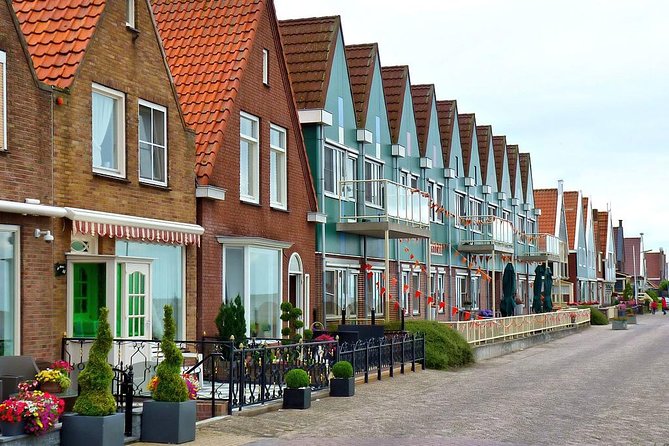 Zaanse Schans, Volendam & Edam: Private tour (Max 3 per) - How the guide experience changes the tour from sightseeing to understanding