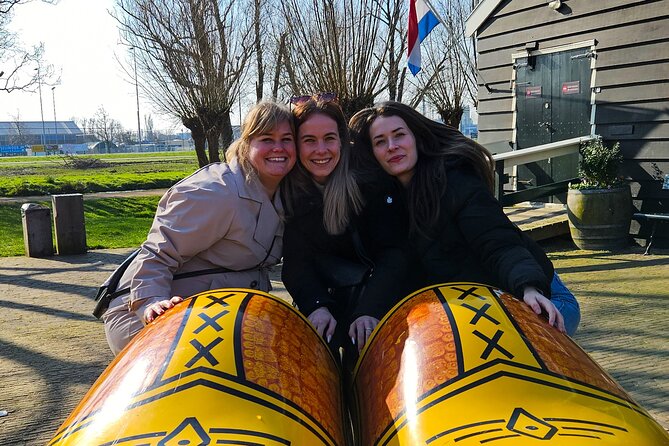 Zaanse Schans Windmills, Cheese and Volendam Tour from Amsterdam - From Stationsplein to the countryside, without the map stress