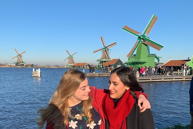 Zaanse Schans Windmills, Cheese and Volendam Tour from Amsterdam - Volendam: the seaside village part feels like a movie set, but in a good way